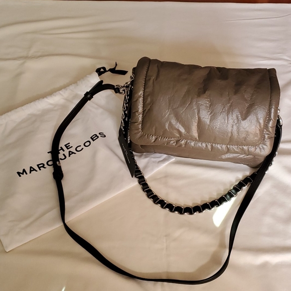 MARC JACOBS MEDIUM PILLOW BAG (NWT)#FREE SHIPPING - Picture 5 of 15
